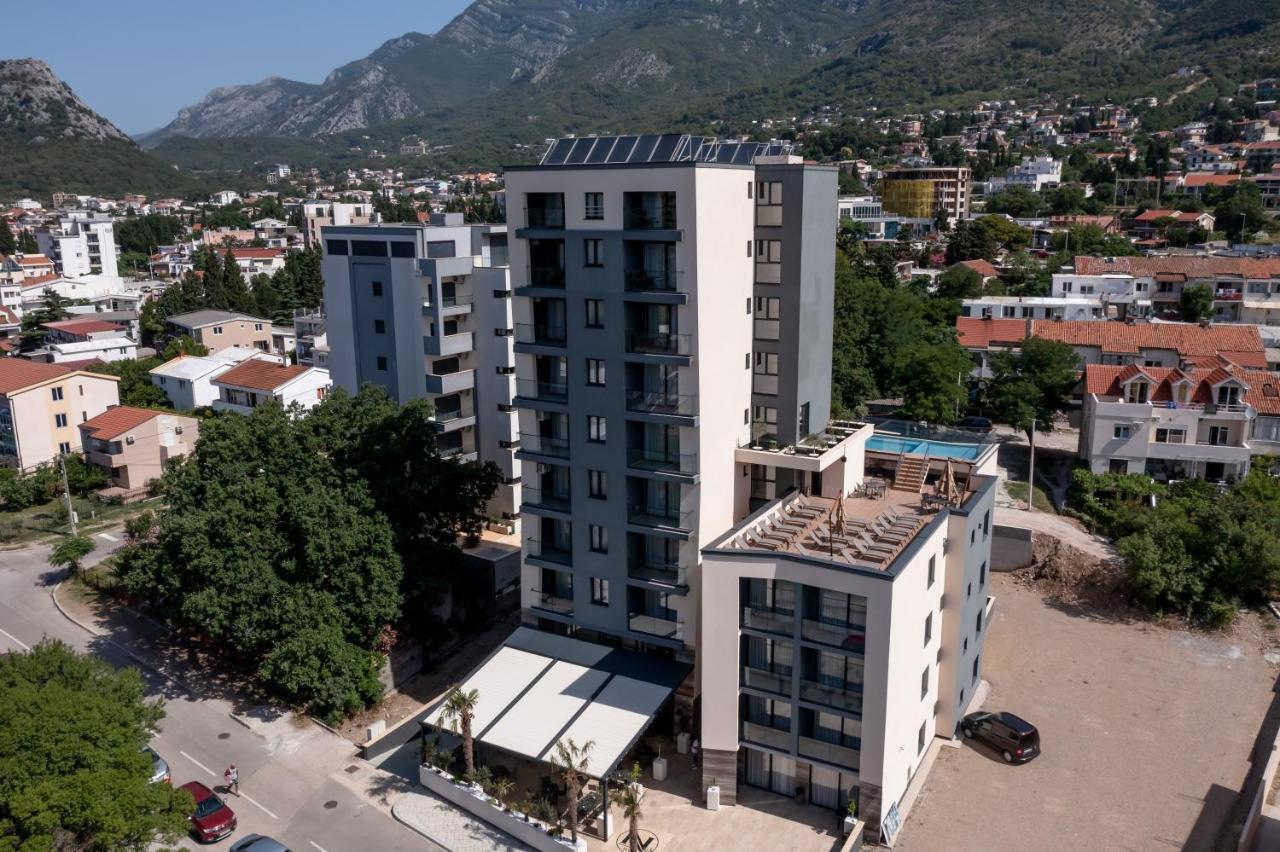 N Hotel Sutomore Bagian luar foto
