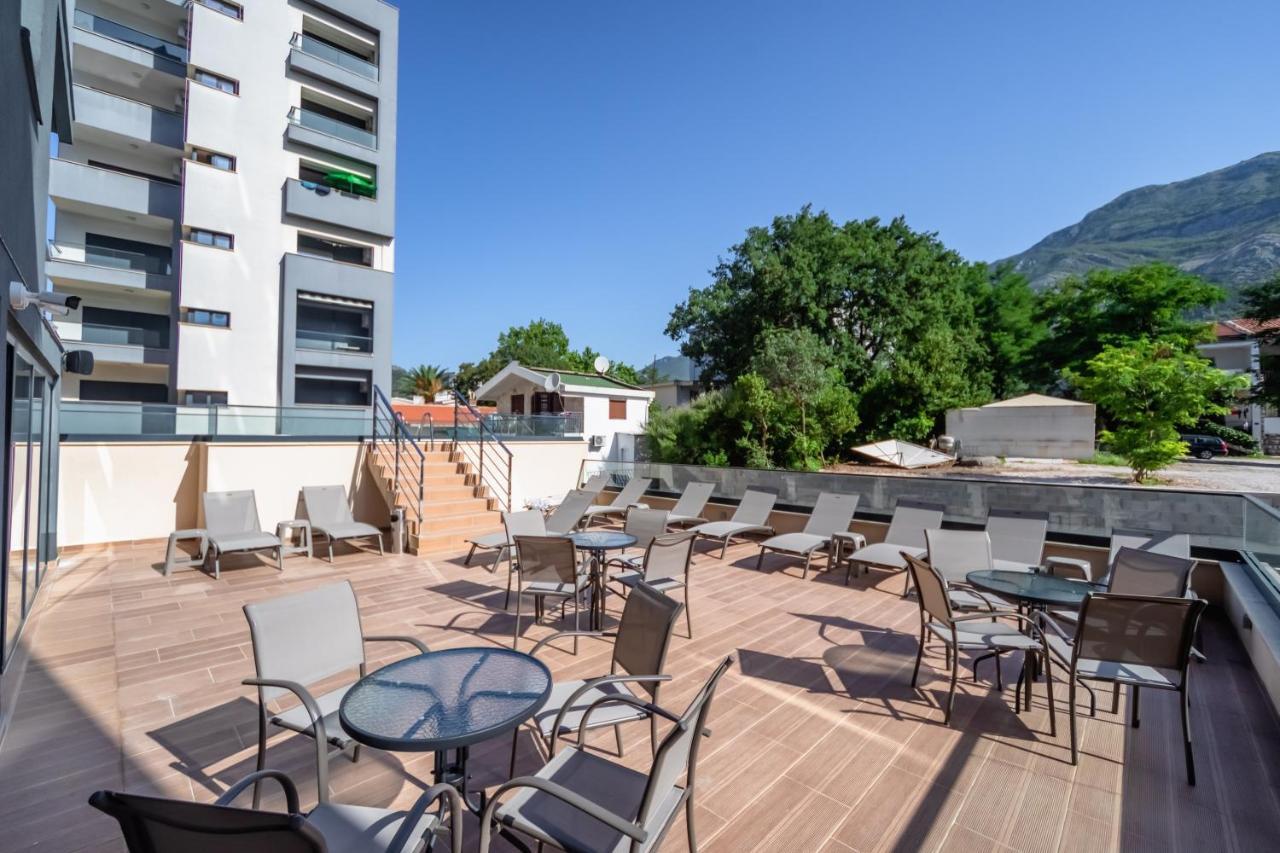 N Hotel Sutomore Bagian luar foto