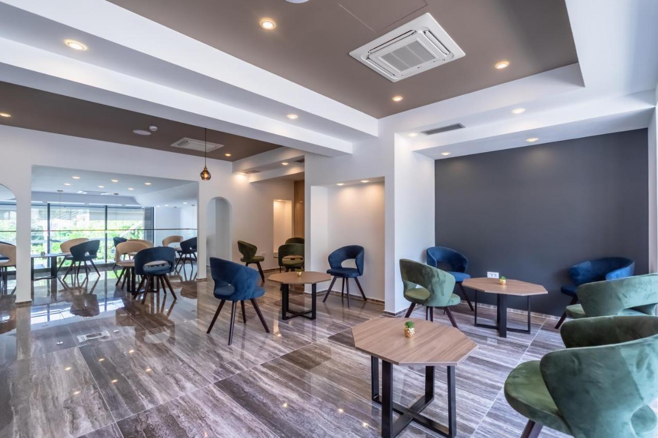 N Hotel Sutomore Bagian luar foto