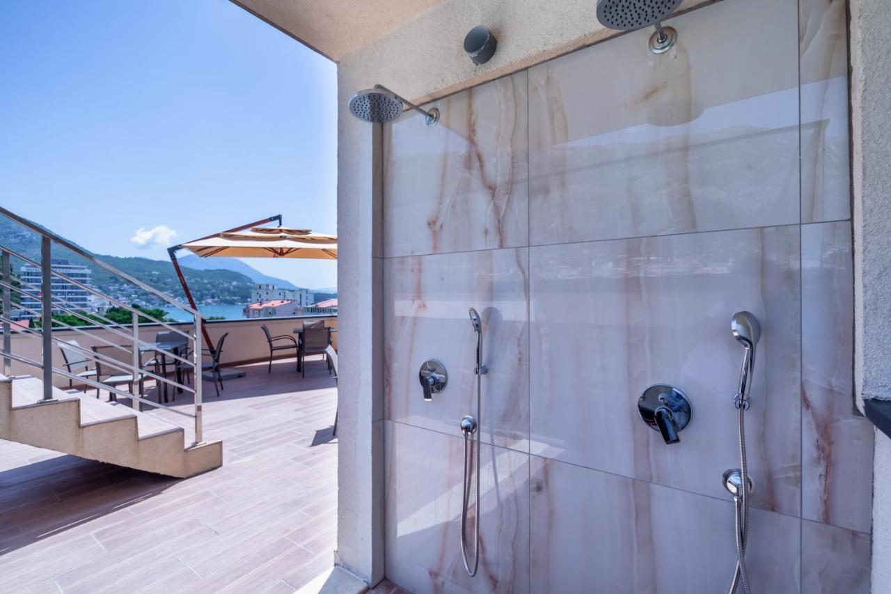 N Hotel Sutomore Bagian luar foto